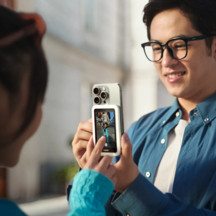 SELFIVO™ MirrorScreen Pro – Selfie ve Vlog Çekimleri İçin Akıllı Arka Ekran